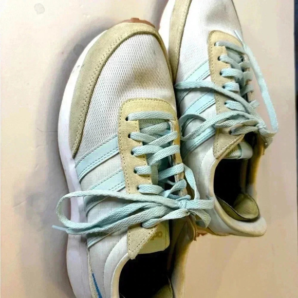 Adidas Women Run 70s Running Shoe Size 8 M White/ Blue - Picture 2 of 5